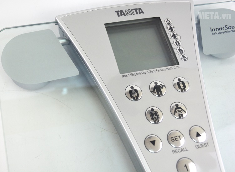 Cân sức khỏe và phân tích cơ thể Tanita BC-543 với thiết kế mặt kính trong suốt.