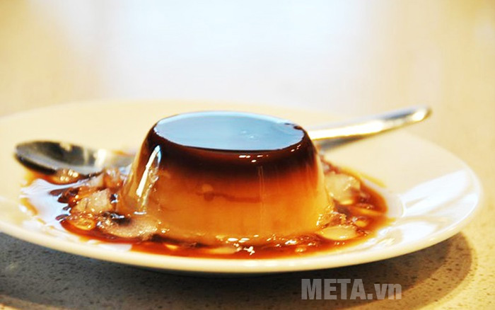  Làm bánh Flan với lò vi sóng