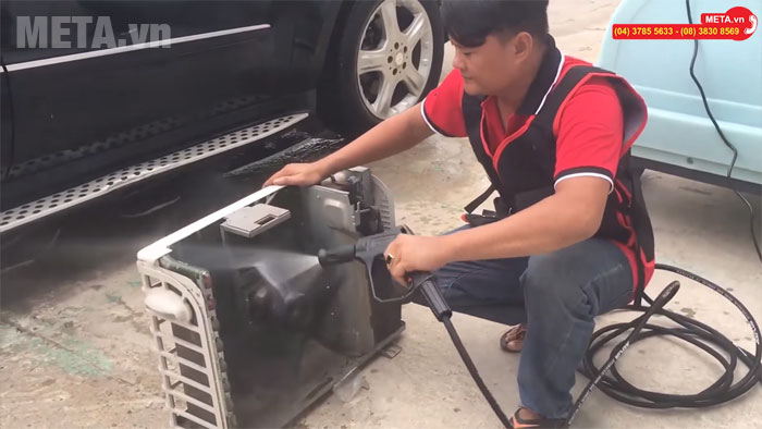 Máy rửa xe tự ngắt Jeeplus F8 có kết cấu máy rắn chắc 