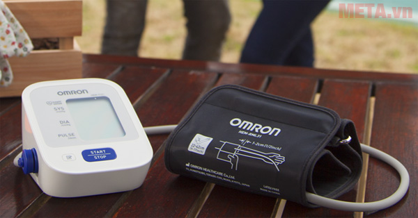 Máy đo huyết áp bắp tay tự động Omron HEM-7121 cho kết quả đo chính xác