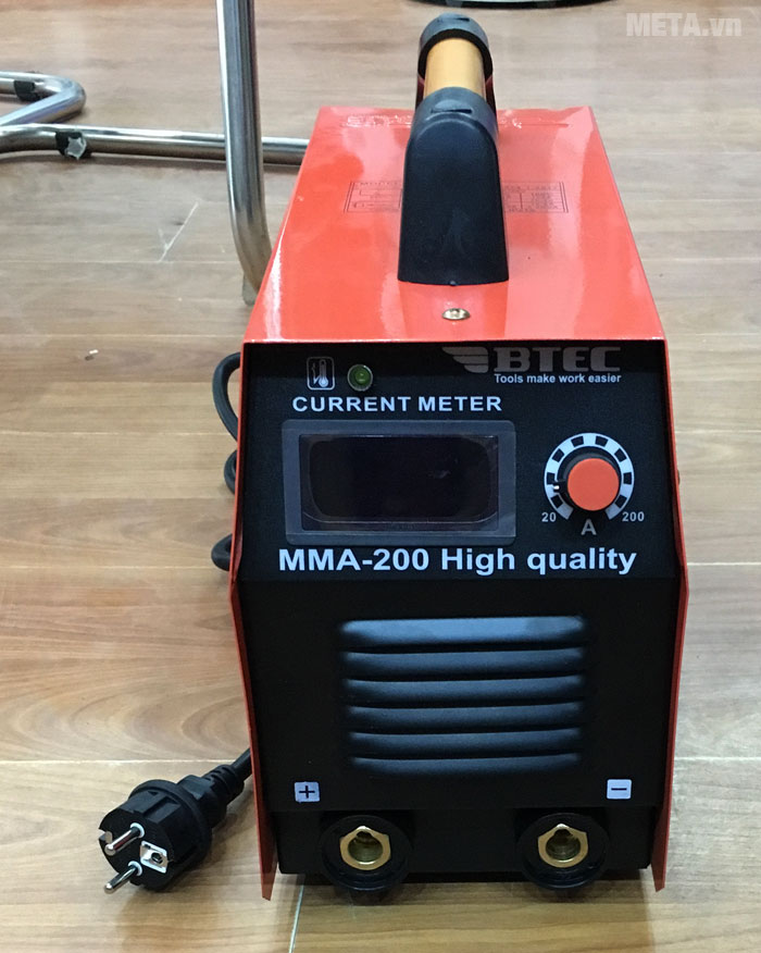 Máy hàn inverter Btec MMA 200 có dòng điện ra: 20 - 200A
