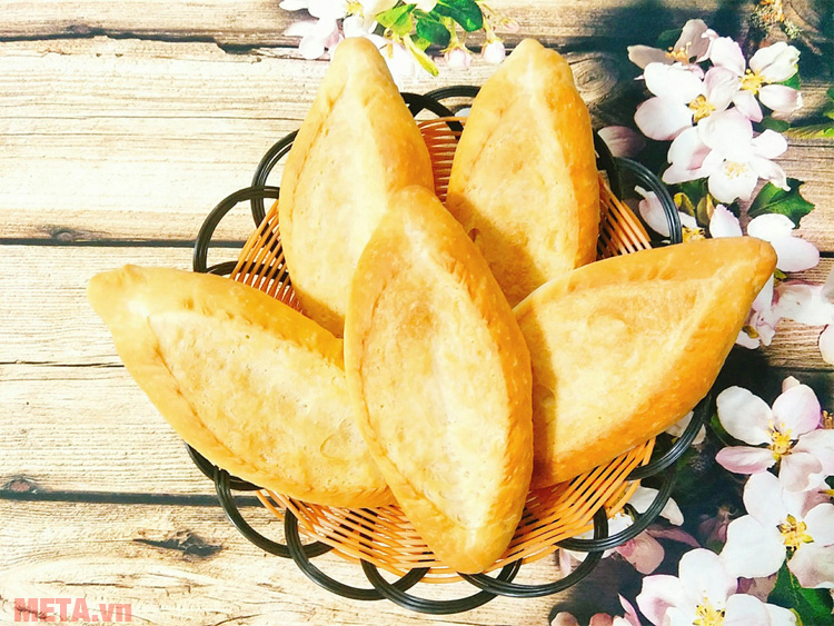 Bánh mì truyền thống đơn giản, dễ ăn