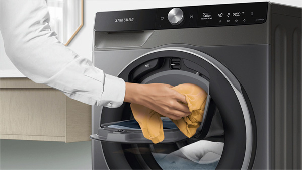 Cửa phụ Add Wash là tính năng rất được yêu thích trên máy giặt thông minh Samsung