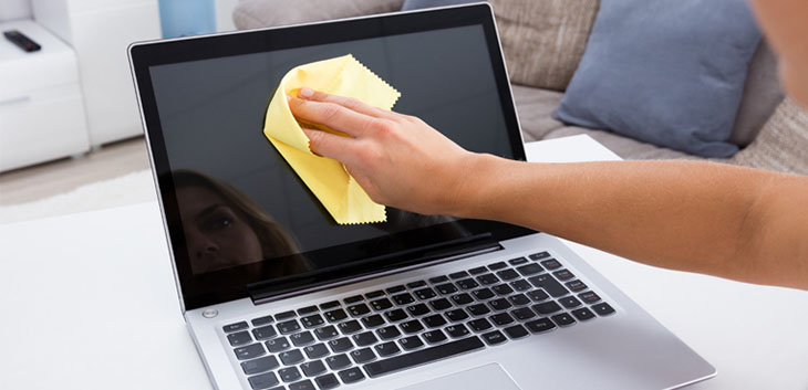 Miếng dán màn hình giúp dễ vệ sinh laptop hơn