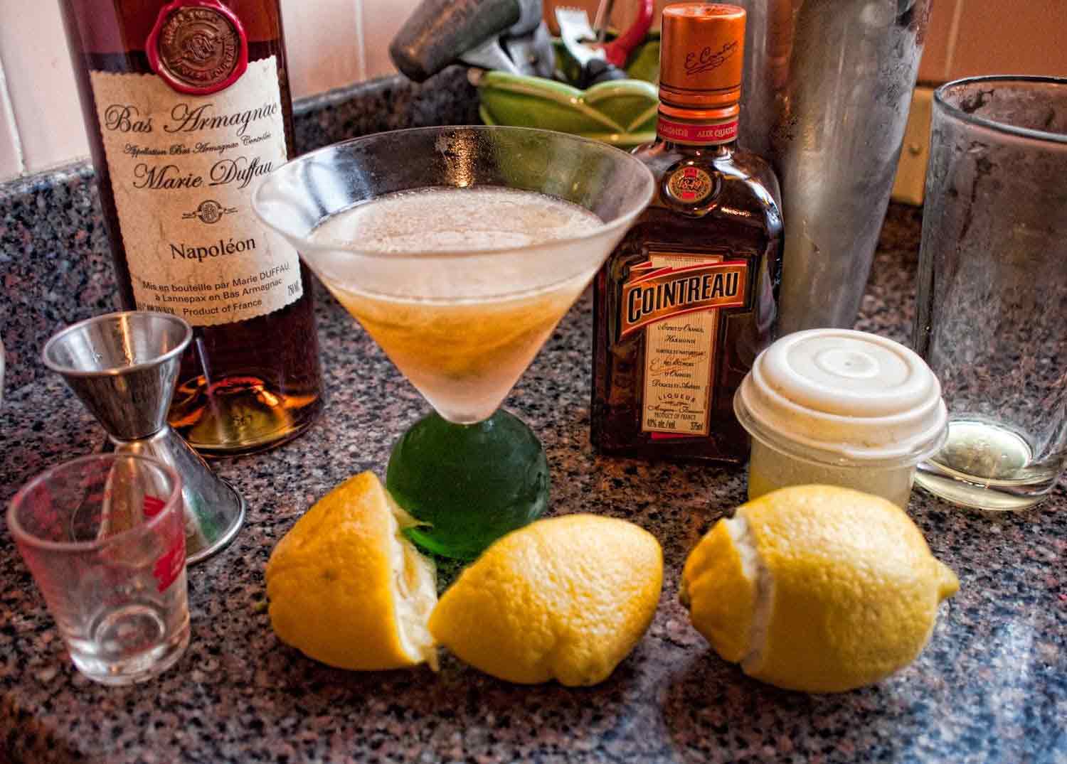 Hướng dẫn cách làm cocktail cực đơn giản tại nhà