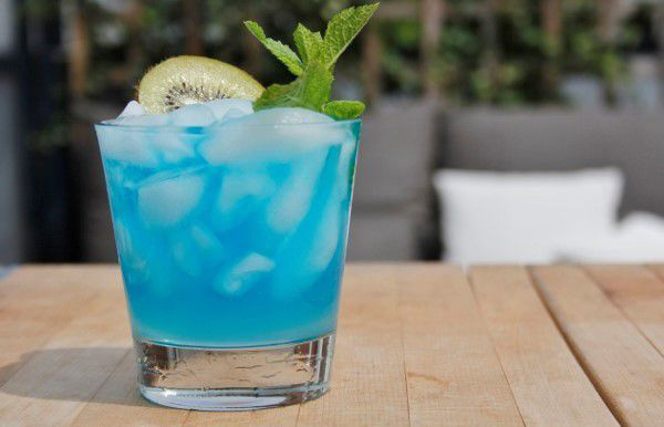 Cách làm cocktail Blue Curacao