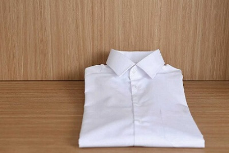 8 Cách ủi áo sơ mi không cần bàn ủi, bàn là cực dễ ai cũng làm được